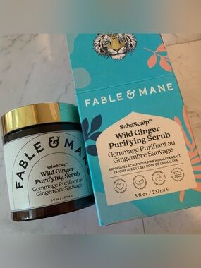 Fable & Mane SahaScalp Wild Ginger Purifying Scrub 8oz full size
